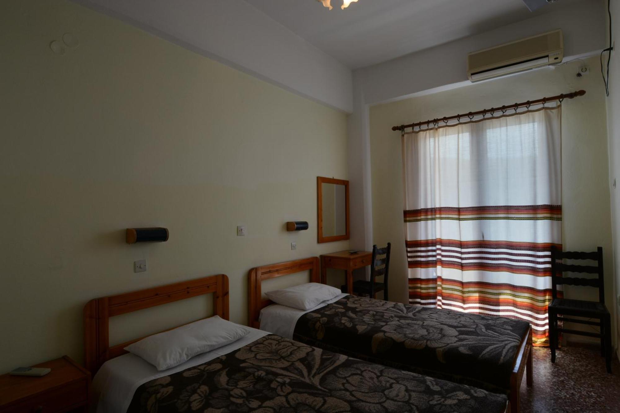 Galaxy Hotel Gavrio Habitación foto